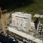 STANOVI ZA MLADE I BRANITELJE Na prvu zgradu postavljaju se prozori i vrata 3 stanovi mladi branitelji mokosica 3