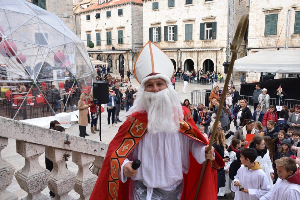 Sveti Nikola Stradun 10