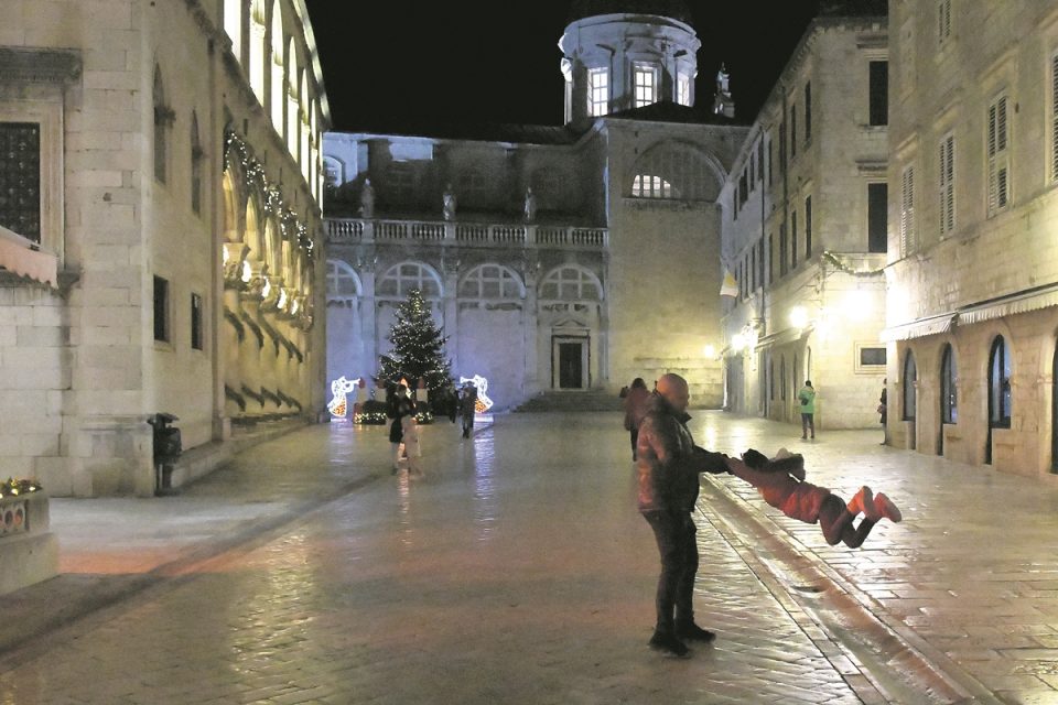 c obitelj advent14