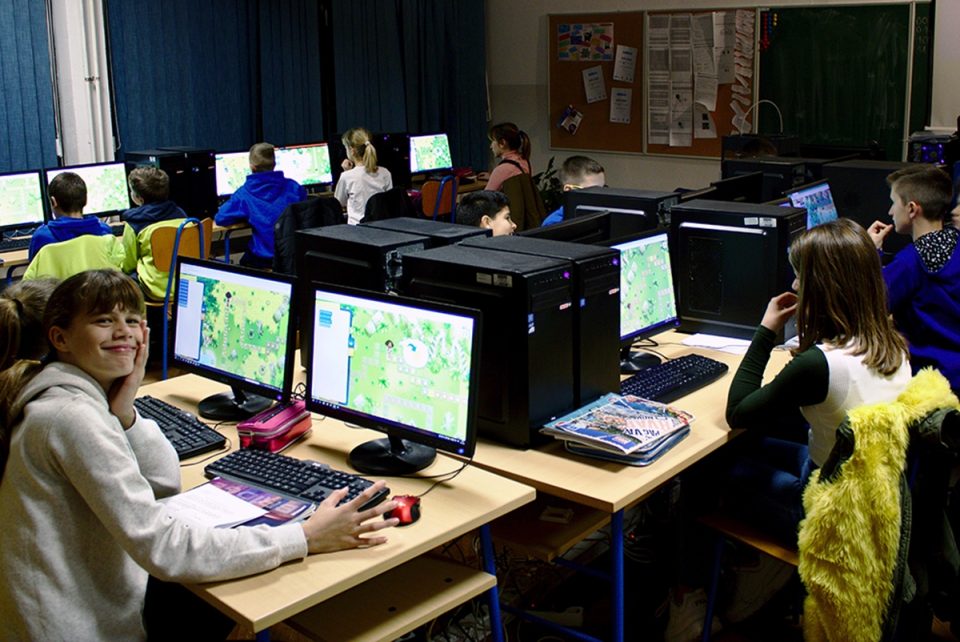 Održane Hour of Code radionice programiranja u dubrovačkim osnovnim školama