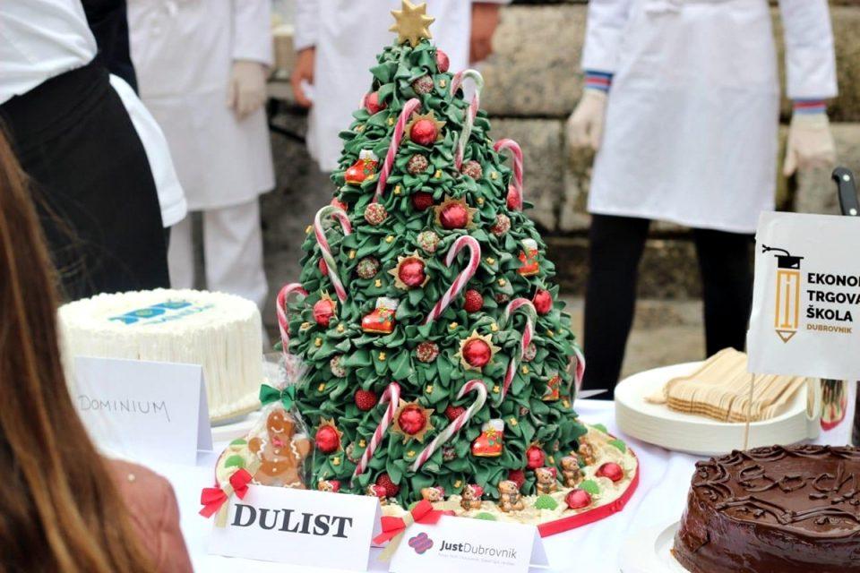 REMEK DJELO NA TORTA PARTYJU Naša Dubravka pripremila je božićnu jelku tešku 20 kilograma!