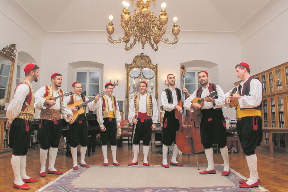 Kašama pripala treća nagrada žirija omiškog Festivala dalmatinskih klapa