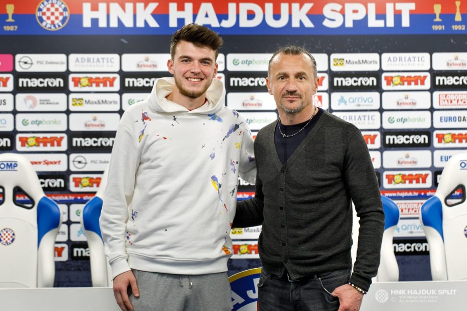 Dubrovčanin Karlo Sentić potpisao ugovor s Hajdukom do 2024.