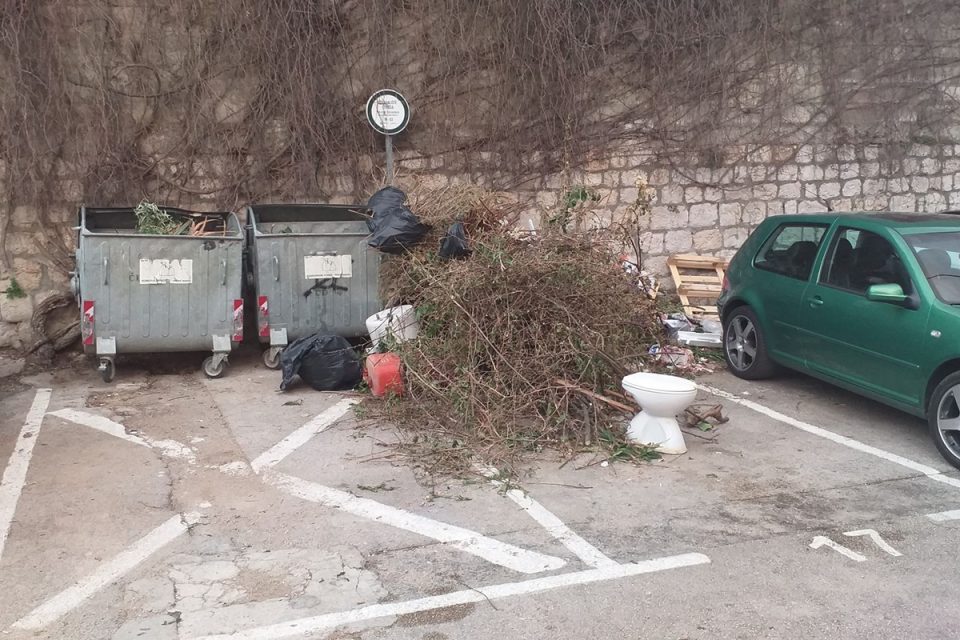 smece otpad parking cistoca 2