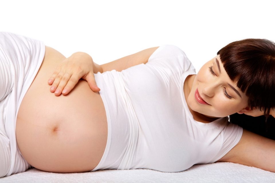 TEČAJ U BOLNICI Multidisciplinarni tim priprema trudnice za porod i dojenje