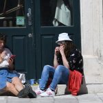 JESMO LI SE OPUSTILI? 'Modni detalj' na Stradunu kava za van 2 corona to go002