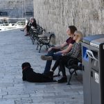 JESMO LI SE OPUSTILI? 'Modni detalj' na Stradunu kava za van 3 corona to go003