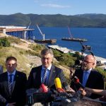 PLENKOVIĆ OBIŠAO GRADILIŠTE Zbog 'korone', rokovi za Pelješki most mogli bi biti pomaknuti 2 most 1 1024x683 1