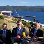 PLENKOVIĆ OBIŠAO GRADILIŠTE Zbog 'korone', rokovi za Pelješki most mogli bi biti pomaknuti 1 most 1