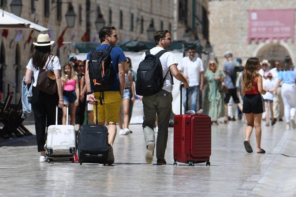 Glas poduzetnika pita: Turisti otkazuju ljetovanje, a što radi HTZ?