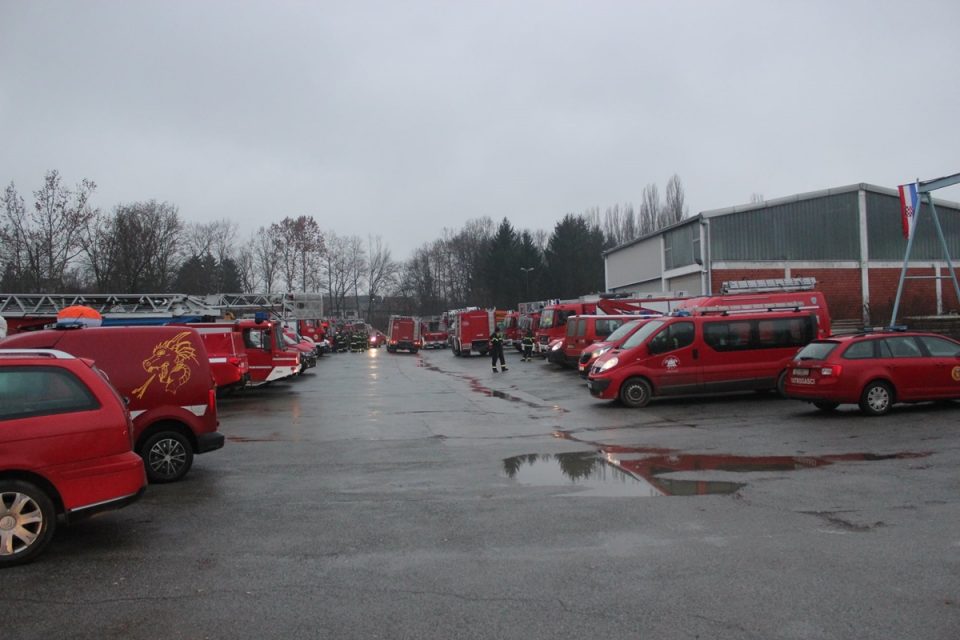Vatrogasne snage naše županije nastavljaju pomagati u Petrinji