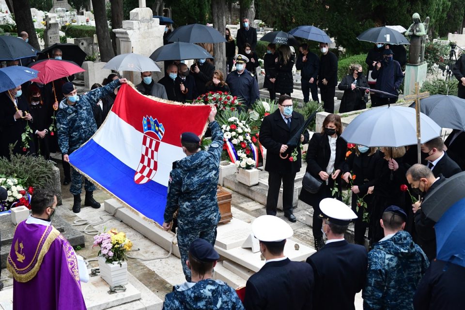 UZ VOJNE POČASTI General Nojko Marinović ispraćen na vječno počivalište