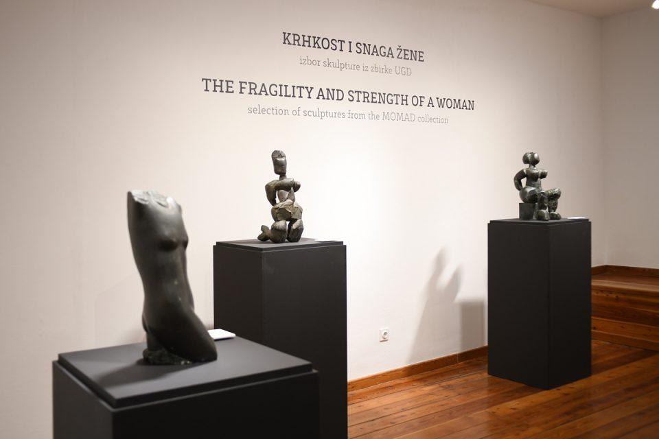 U Umjetničkoj galeriji izložba skulptura o krhkosti i snazi žene