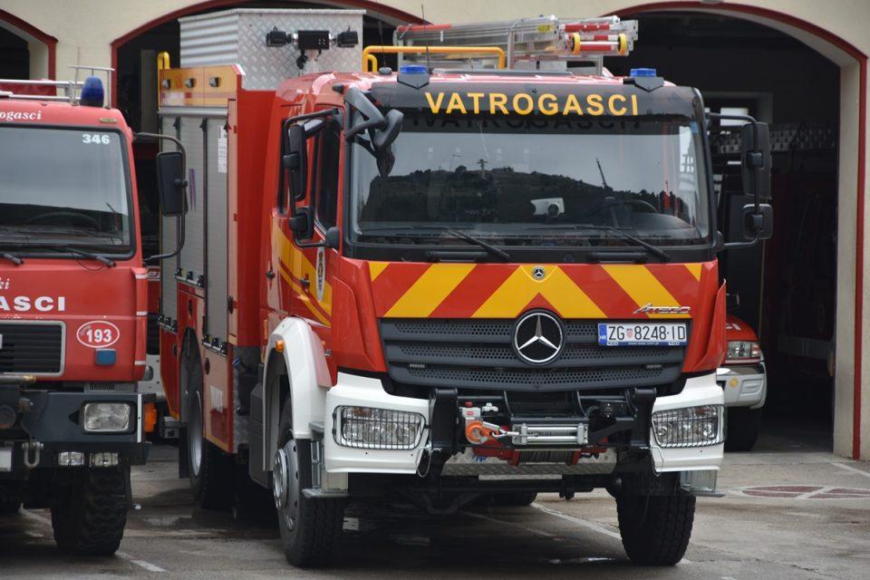 Vatrogasci u Mlinima spasili osobu koja je pala u provaliju