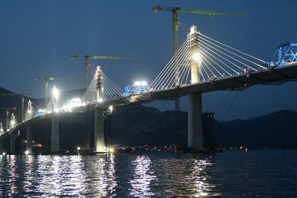 [FOTO/VIDEO] JEDNA HRVATSKA Pelješki most je spojen!