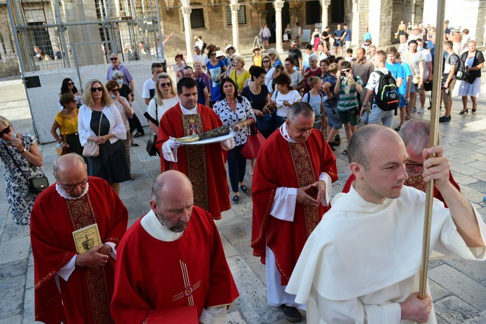 Procesijom započela proslava blagdana ruke sv. Vlaha