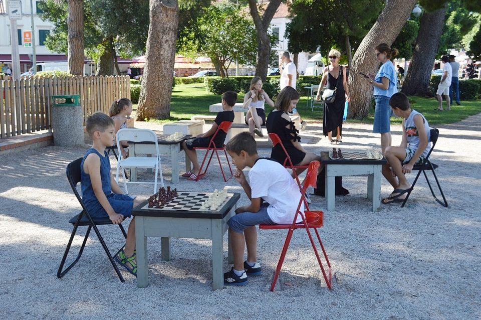 HUMANITARNI TURNIR U GRUŽU Šahisti zaigrali 'Dubrovački gambit' i učinili dobro djelo jednoj obitelji