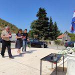 Kod spomen-obilježja na Osojniku odana počast poginulim braniteljima iz Ploča 2 osojnik ploce branitelji 120821 2