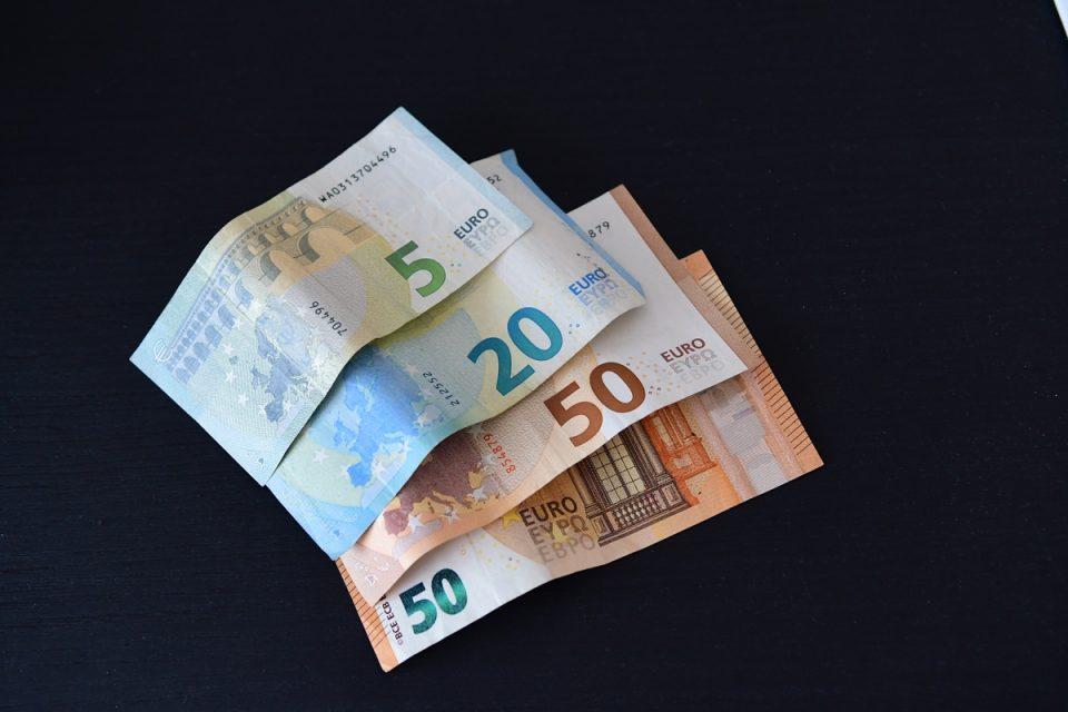 PRVI PUT U 20 GODINA Euro vrijedi manje od dolara