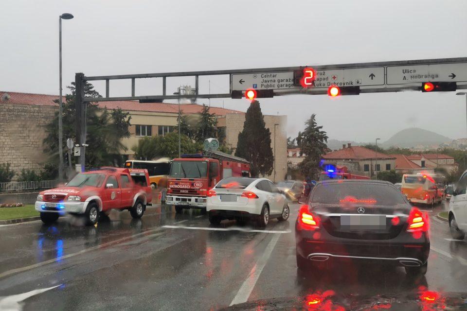 Zapaljen auto Ilijina glavica