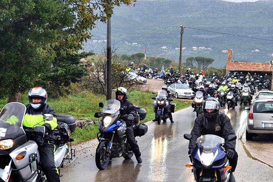 PRVA STANICA MK DVIJE ROTE Karavana bikera krenula s Prevlake prema Vukovaru