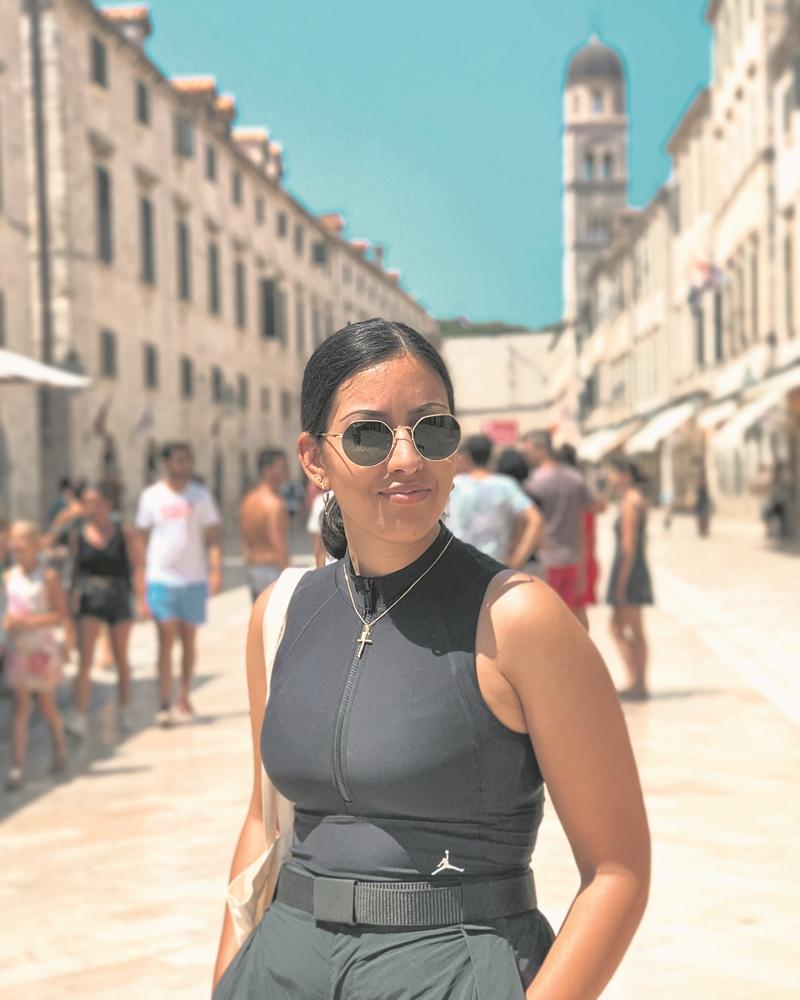 c Anna Pauline Uros Sharma 3