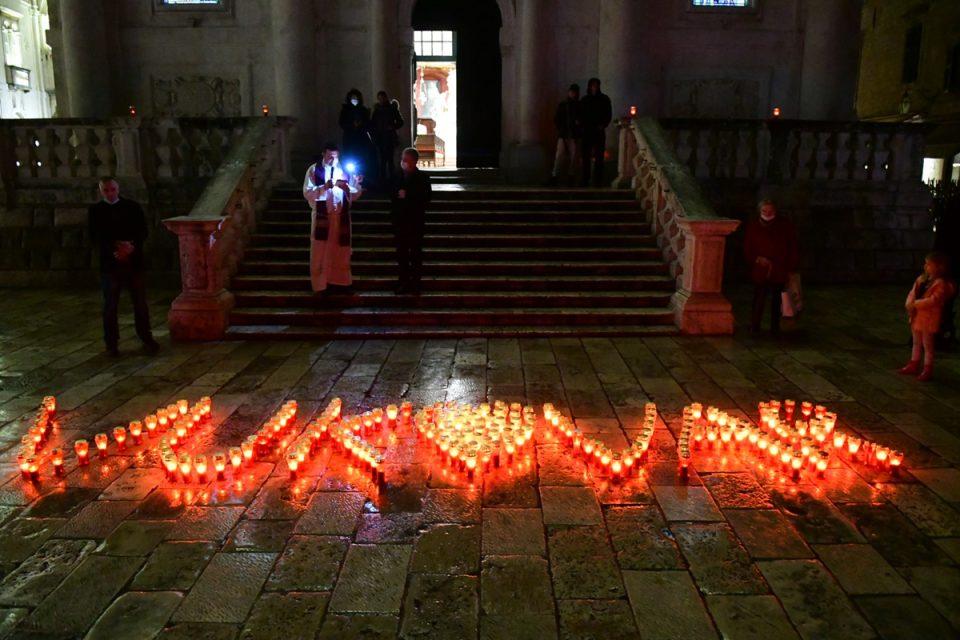 vukovar ispred crkve sv vlaha 15