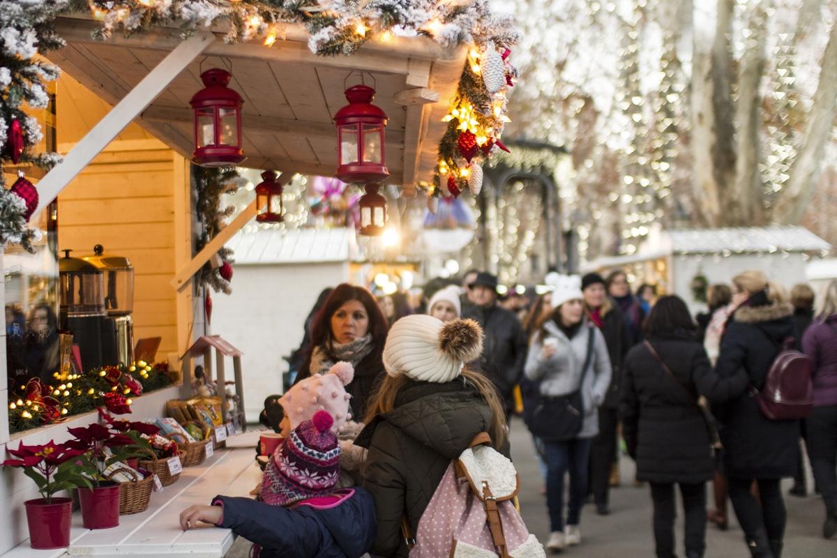 Advent na Zrinjevcu 2016 L. Akmadza