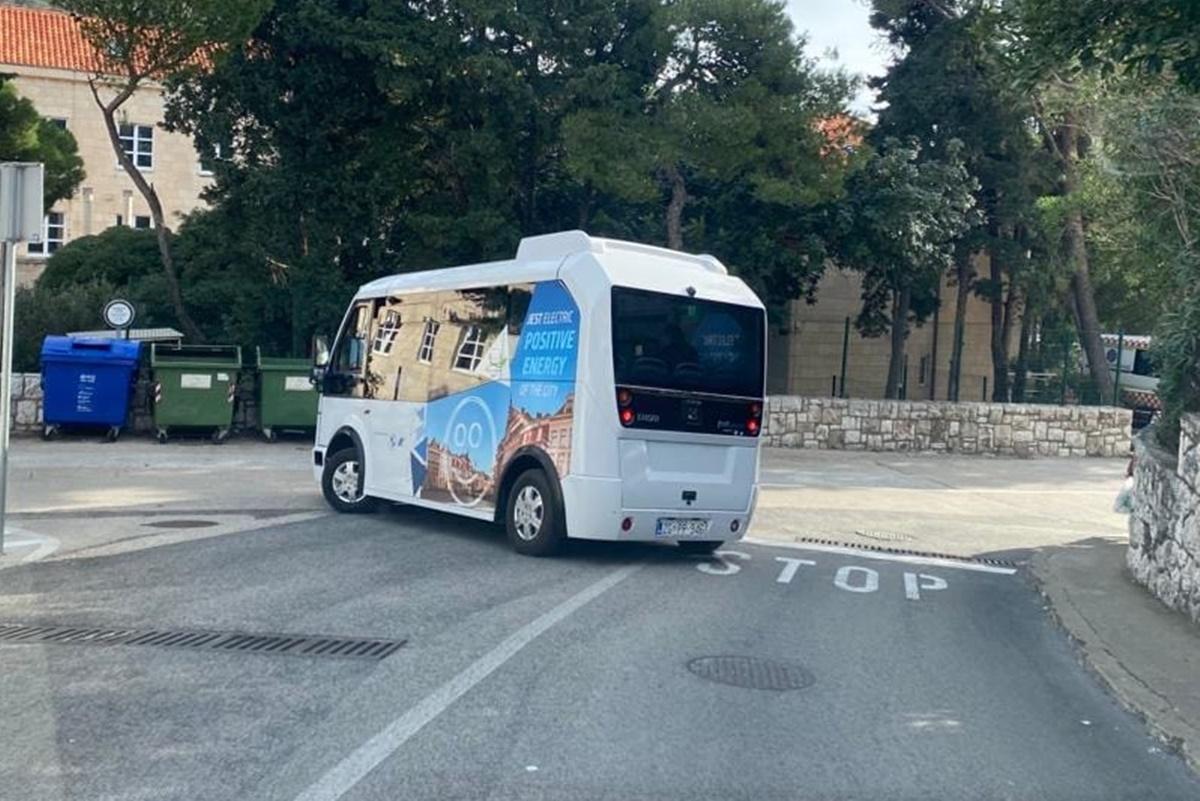 mini bus 2