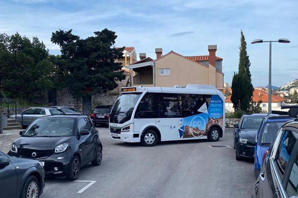 mini bus