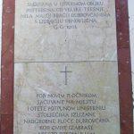 mala braca Ploca u podu s natpisom