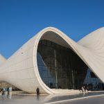 Heydar Aliyev Centre kojeg je projektirala arhitektica Zaha Hadid 3