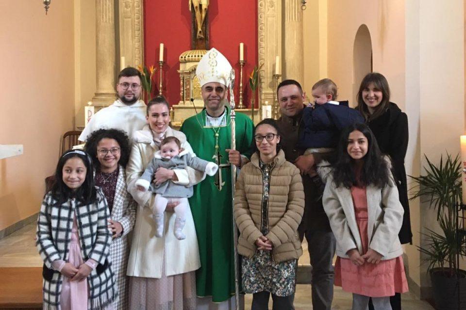 Biskup Roko Glasnović krstio šesto dijete u obitelji Marija i Mariele Rašica