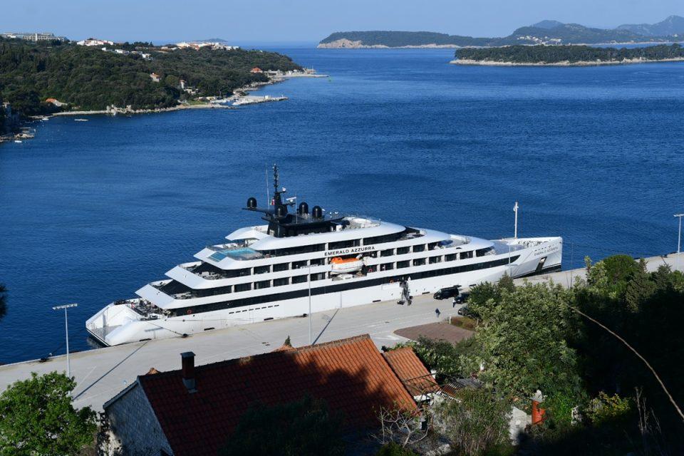 EMERALD AZZURA U Dubrovnik uplovio luksuzni kruzer s hrvatskim potpisom