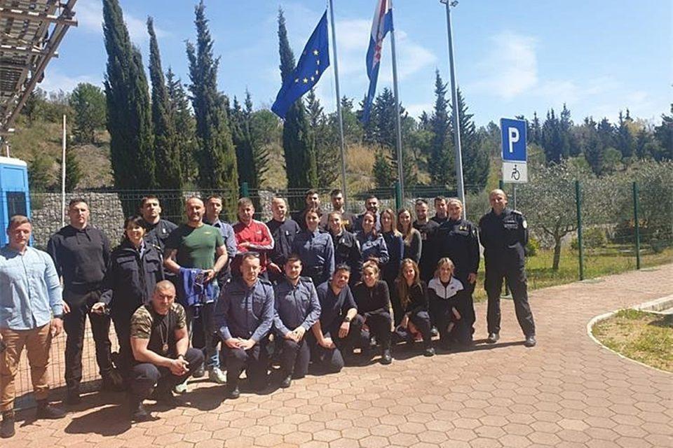 Dvadeset dubrovačkih i splitskih policajaca završilo specijalizirani tečaj granične policije