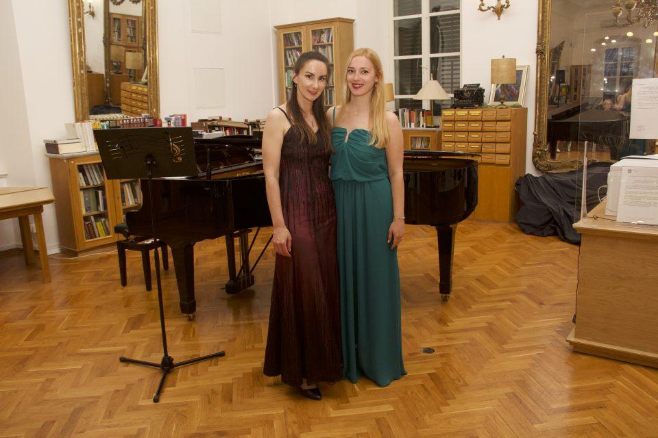 Paulina Đapo i Stefani Grbić održale prvi zajednički koncert