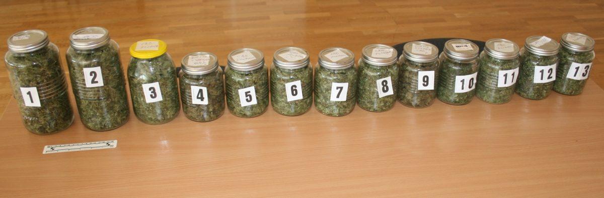 marihuana staklenke