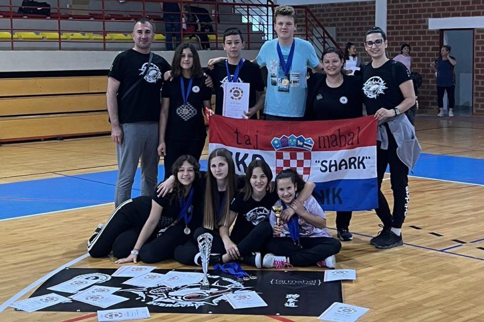 Taekwondo klub Shark vratio se s Kupa u Vinkovcima s 21 medaljom