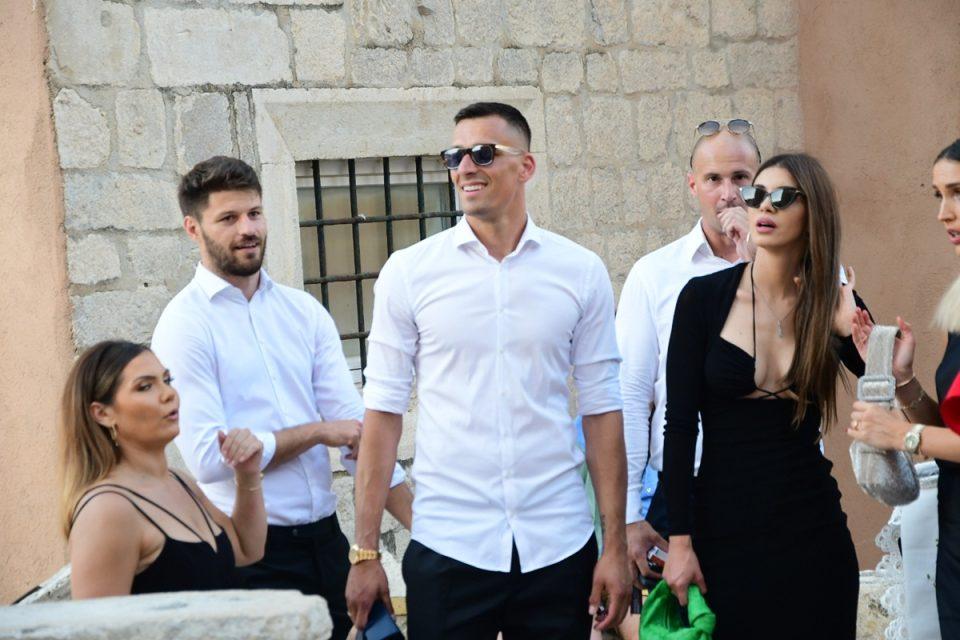 FOTO Bruno Petković i Lovre Kalinić stigli na vjenčanje Adriane i Duje