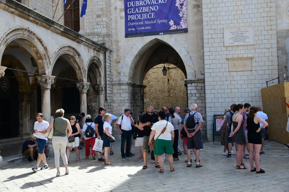 U KOLOVOZU U Dubrovniku ostvareno 93 posto turističkog prometa u odnosu na 2019.
