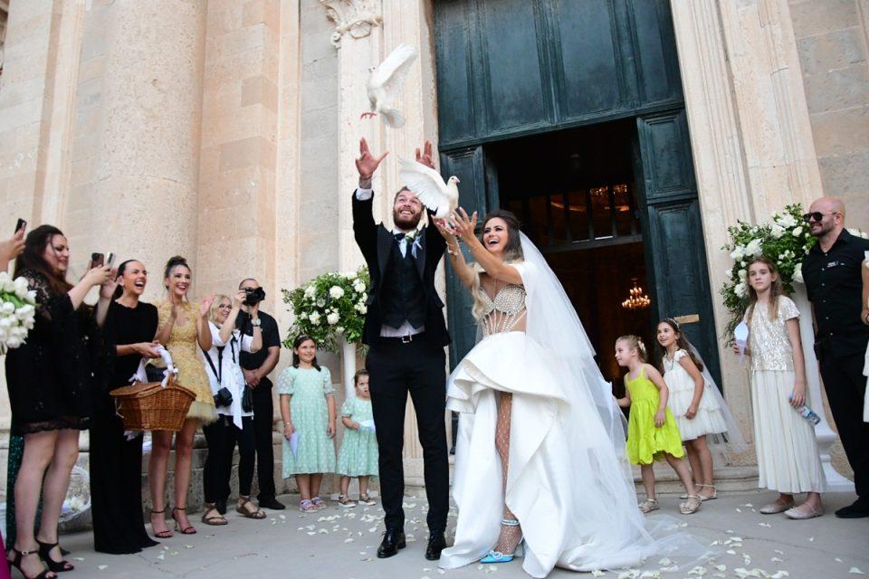 FOTO/VIDEO Adriana i Duje Ćaleta-Car izrekli sudbonosno 'da' u Dubrovniku!