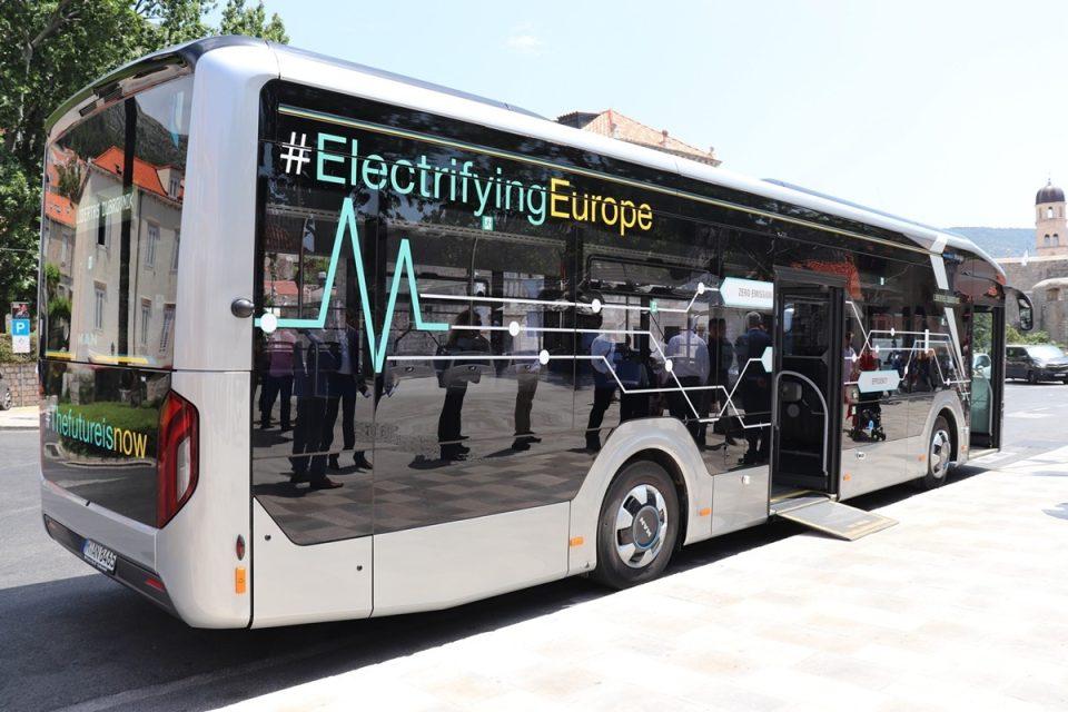 elektricni bus