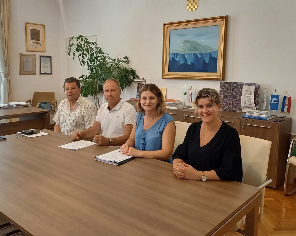 Potpisan četiri milijuna kuna vrijedan ugovor za radove konstrukcijske obnove palače Sponza
