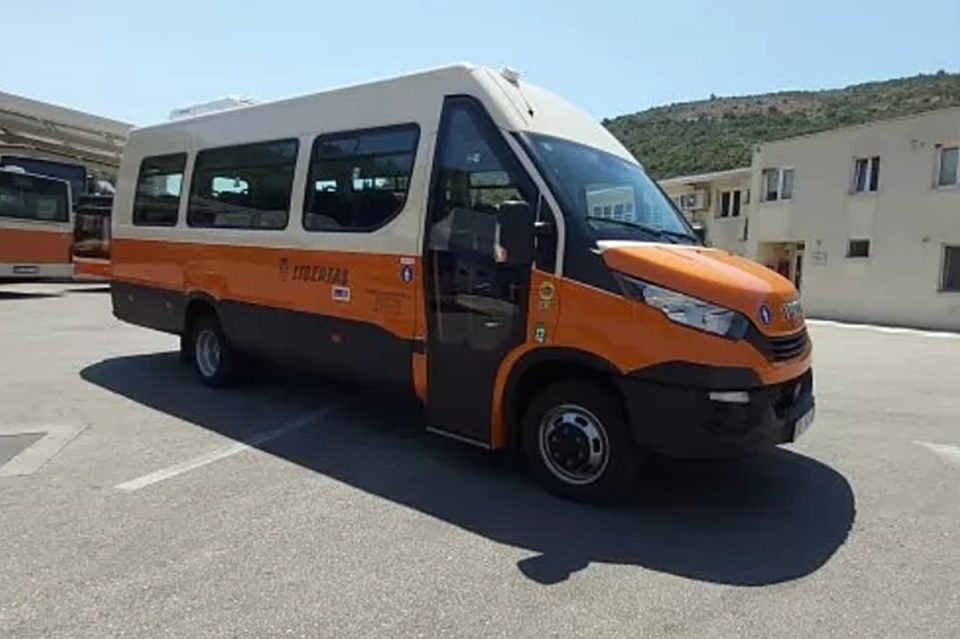 libertas mini bus