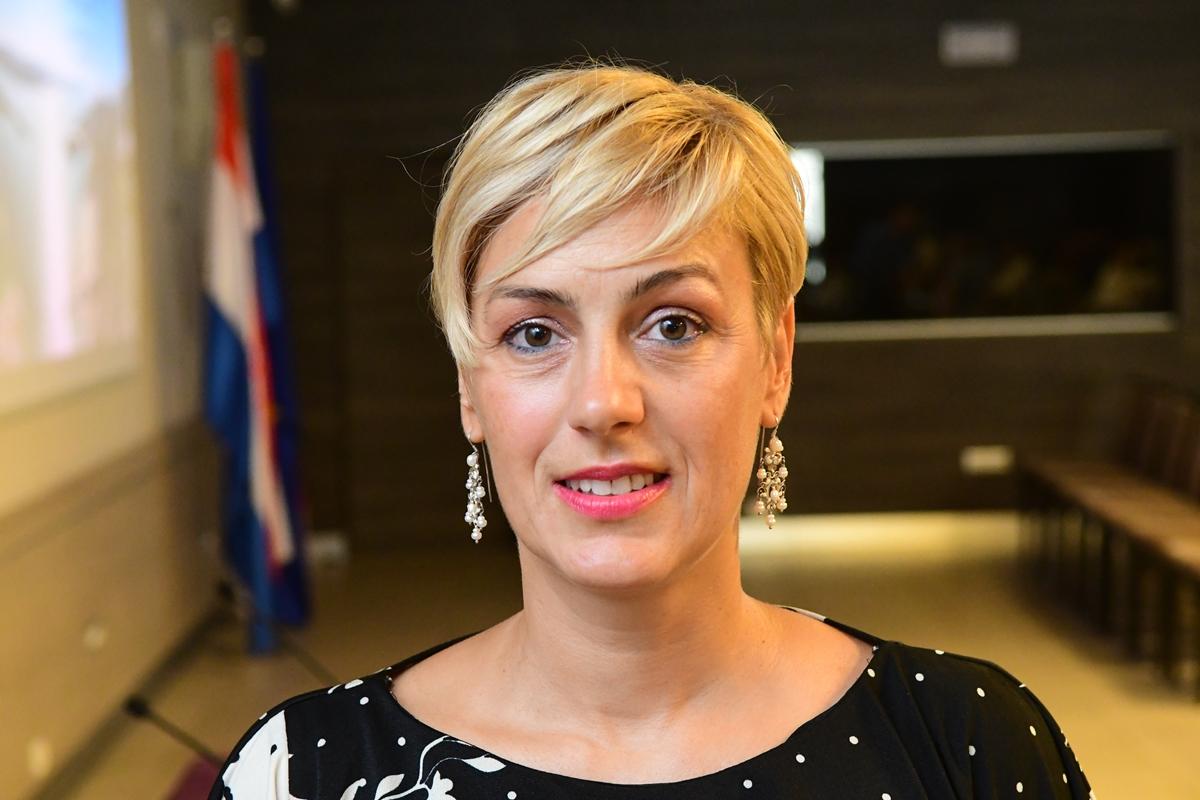nikolina trojic06