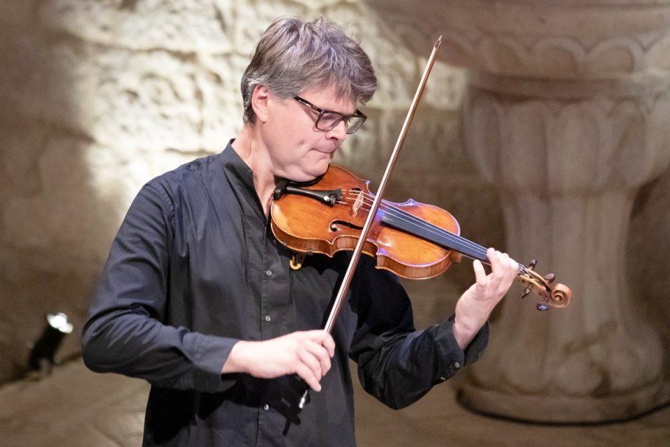VEČER ZA PAMĆENJE Roman Simović u Dvoru pokazao sve mogućnosti i ljepotu violine