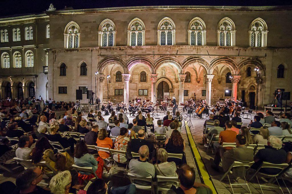 Dubrovnik u pozno ljeto 1 1024x682 1
