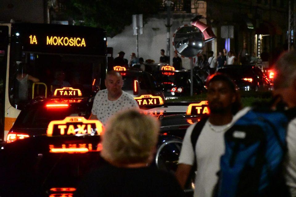 PILE TAXI GUZVA