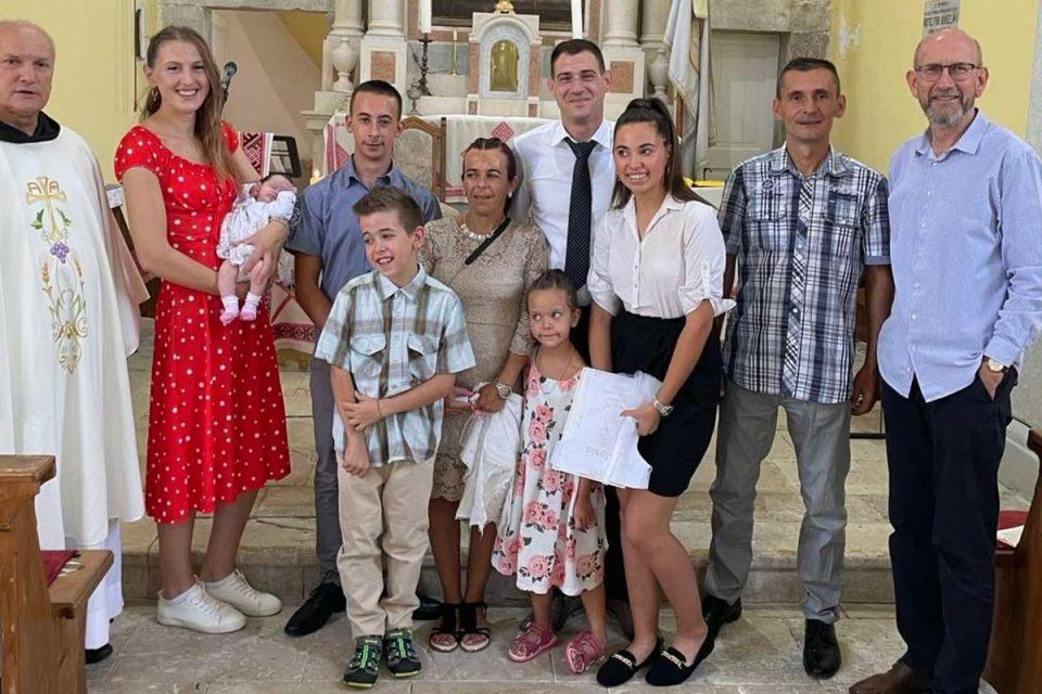 Kršteno peto dijete u obitelji Mađar
