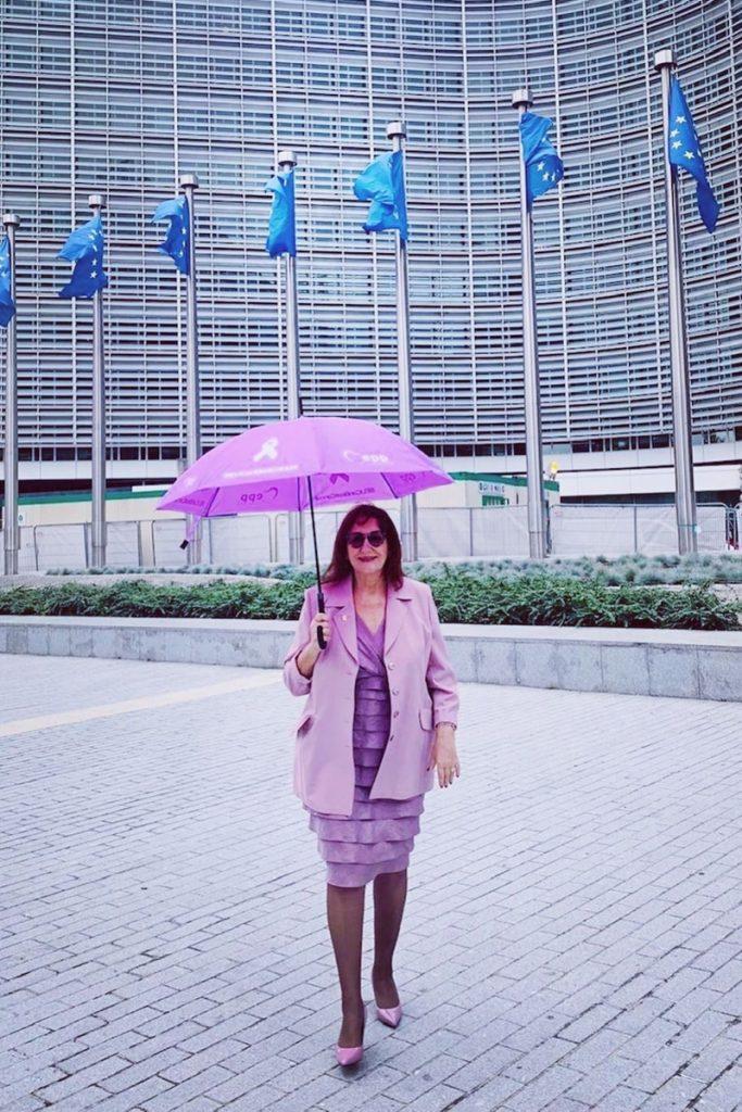 dubravka suica In October we wear pink